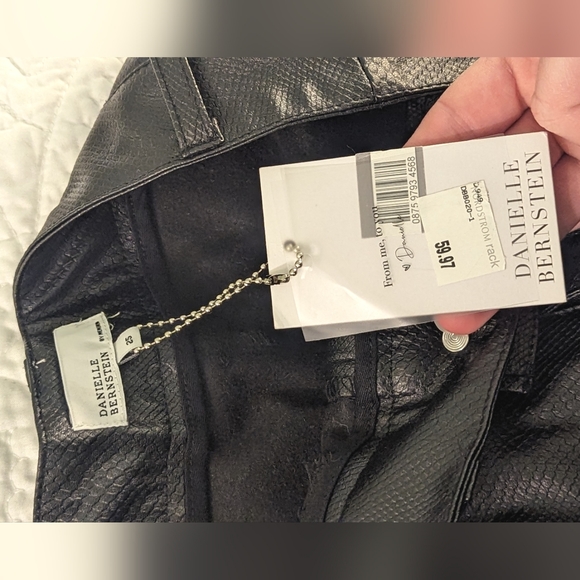 Danielle Bernstein/We Wore What | Faux Leather Pants | Size 25 - Picture 5 of 5